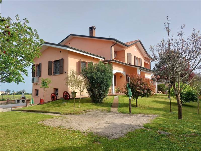 villa in vendita a Ferrara in zona San Bartolomeo in Bosco