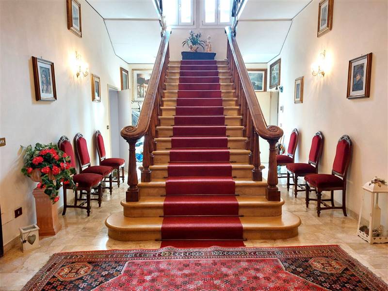 casa indipendente in vendita a Ferrara in zona Centro Storico