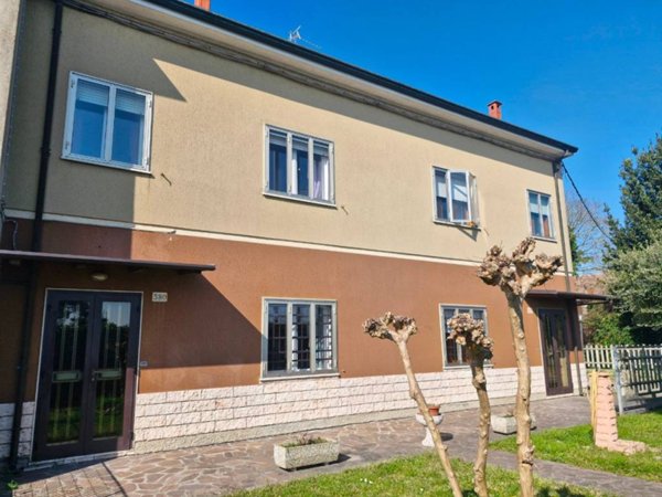 casa indipendente in vendita a Ferrara