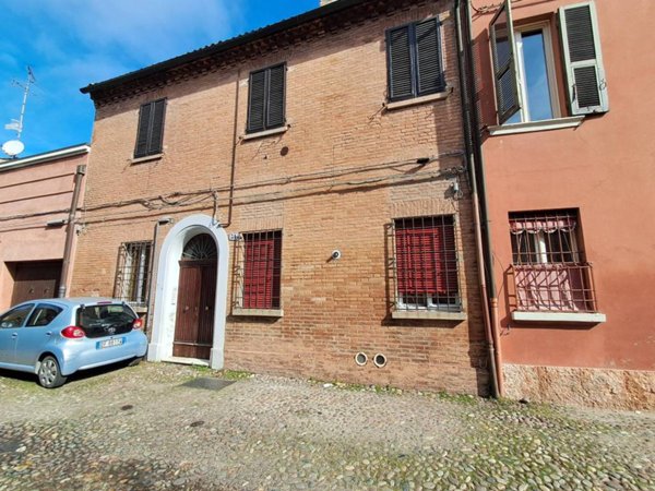appartamento in vendita a Ferrara in zona Centro Storico