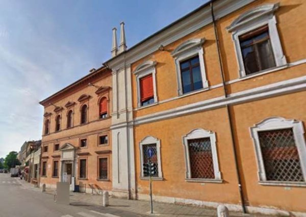 ufficio in vendita a Ferrara in zona Centro Storico