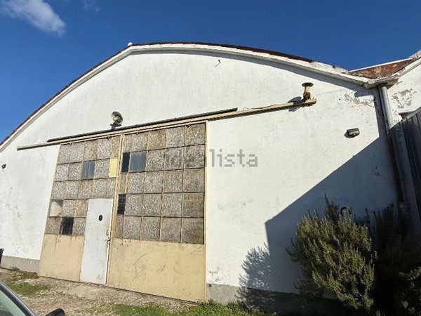 ufficio in vendita a Ferrara in zona Pontelagoscuro