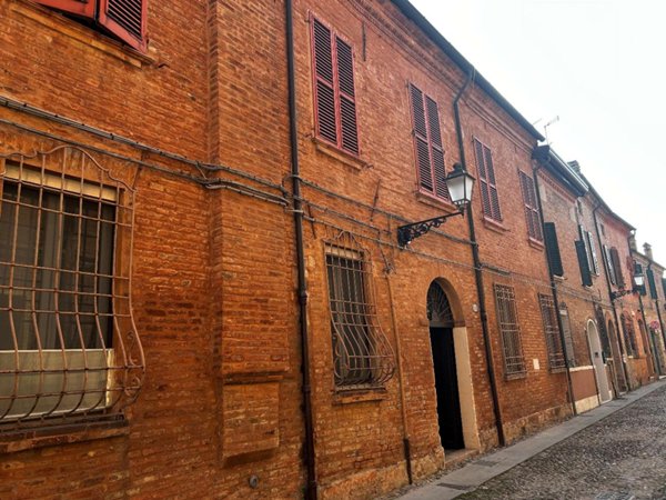 appartamento in vendita a Ferrara in zona Centro Storico