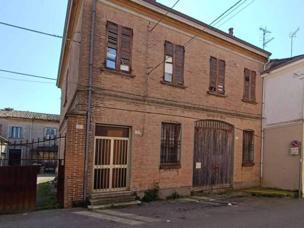 intera palazzina in vendita a Ferrara in zona Centro Storico