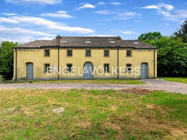 casa indipendente in vendita a Ferrara in zona Baura