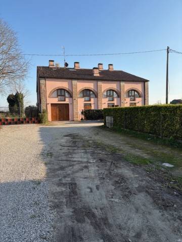casa indipendente in vendita a Ferrara in zona Pontelagoscuro