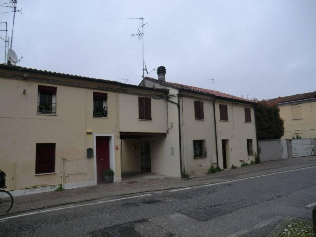 casa indipendente in vendita a Ferrara