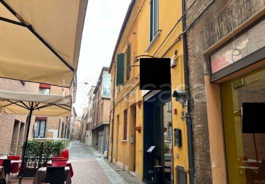 negozio in vendita a Ferrara in zona Centro Storico