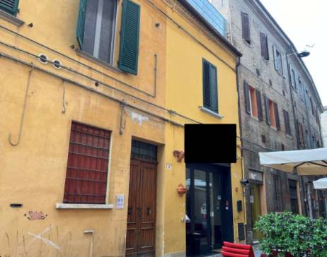 negozio in vendita a Ferrara in zona Centro Storico