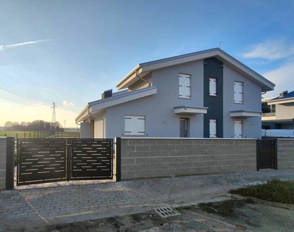 casa indipendente in vendita a Ferrara in zona Francolino
