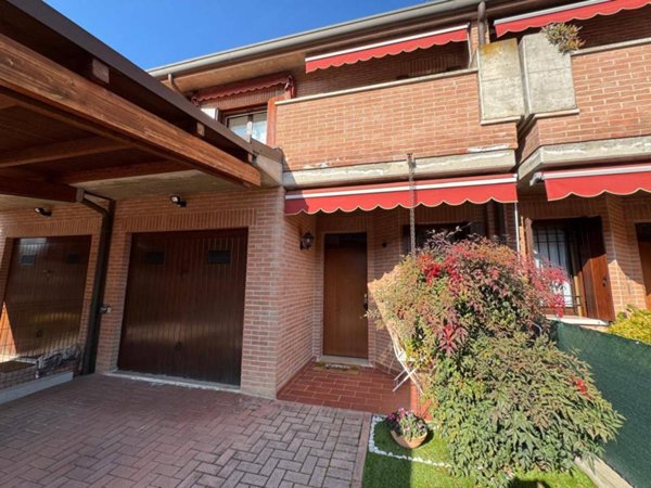 casa indipendente in vendita a Ferrara