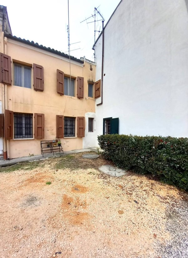 casa indipendente in vendita a Ferrara in zona Fossanova San Marco