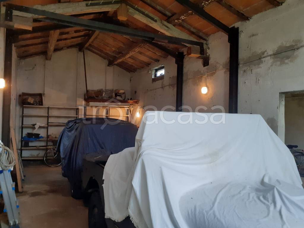 locale di sgombero in vendita a Ferrara in zona Centro Storico