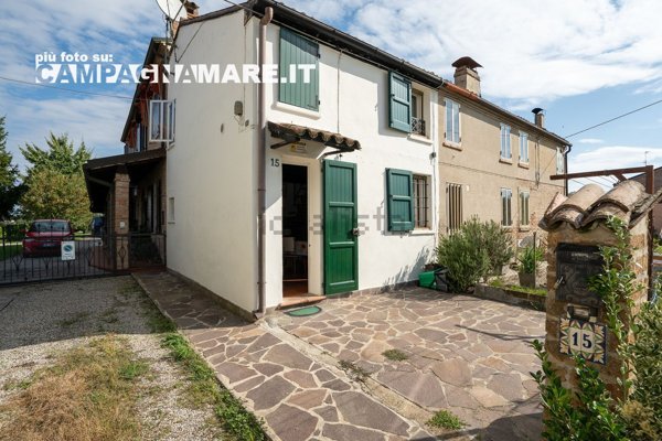 casa indipendente in vendita a Ferrara in zona Codrea