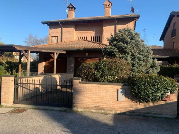casa indipendente in vendita a Ferrara in zona Francolino