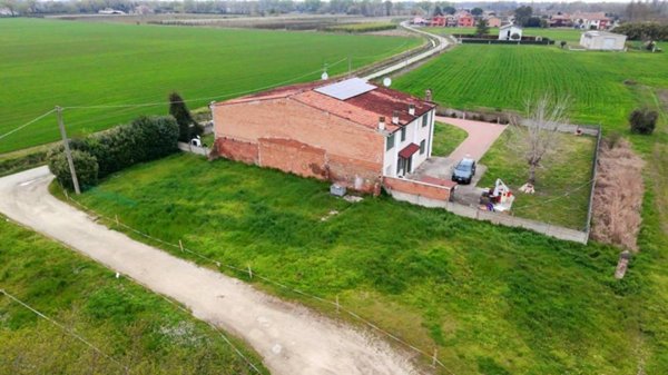 terreno edificabile in vendita a Ferrara in zona Aguscello