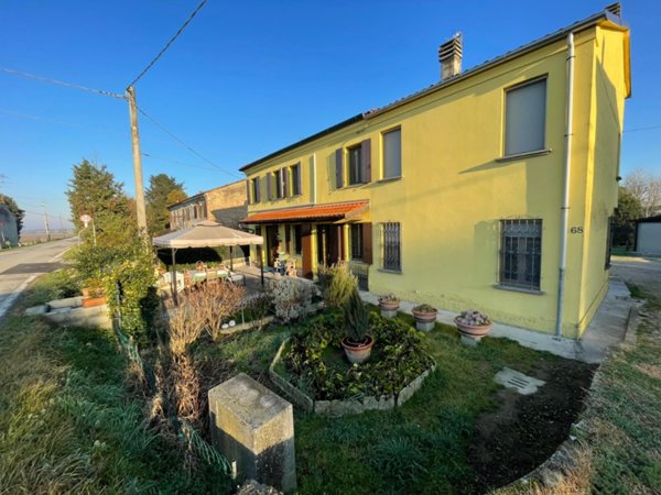 casa indipendente in vendita a Ferrara in zona Marrara