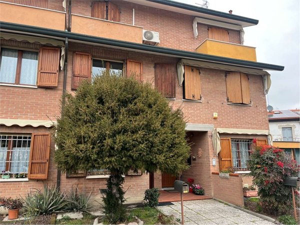 casa indipendente in vendita a Ferrara in zona Pontegradella