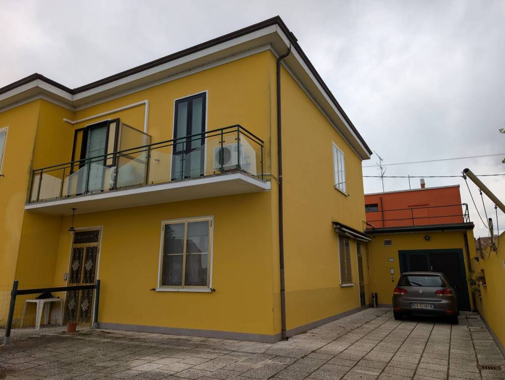 casa indipendente in vendita a Ferrara in zona San Martino
