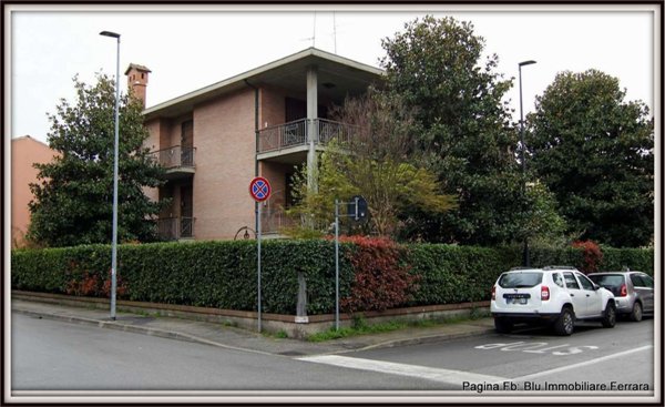 casa indipendente in vendita a Ferrara