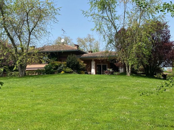 casa indipendente in vendita a Ferrara