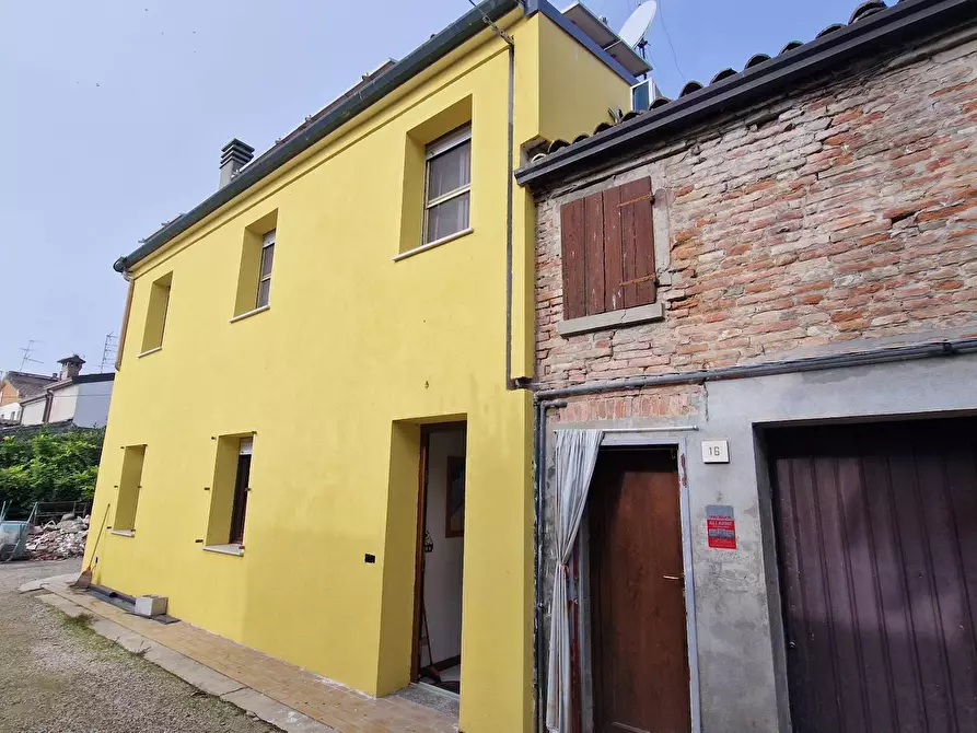 casa indipendente in vendita a Ferrara in zona Baura