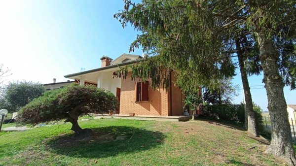 casa indipendente in vendita a Ferrara in zona Viconovo