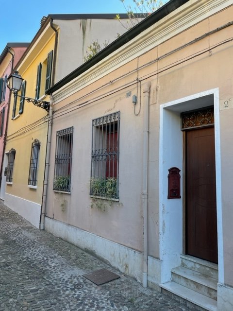 appartamento in vendita a Ferrara in zona Centro Storico
