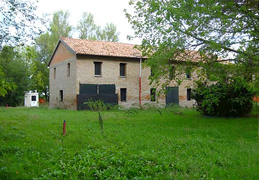 locale di sgombero in vendita a Ferrara in zona Centro Storico