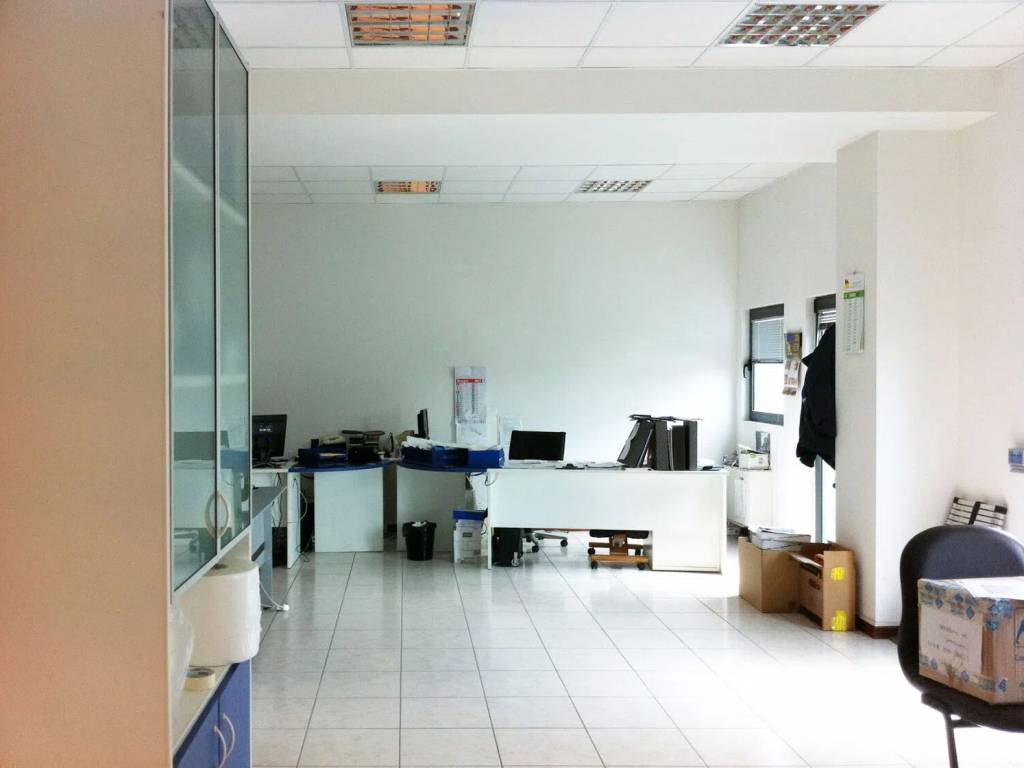 locale commerciale in vendita a Ferrara in zona Porotto / Cassana