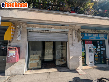 locale commerciale in vendita a Ferrara
