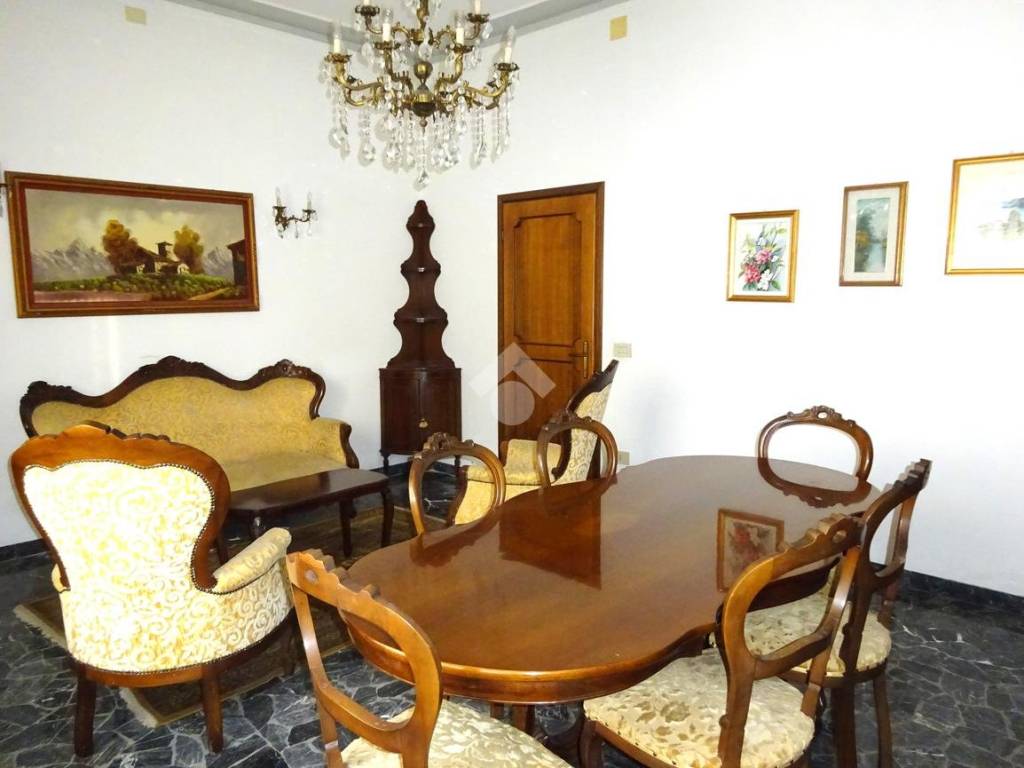 casa indipendente in vendita a Ferrara