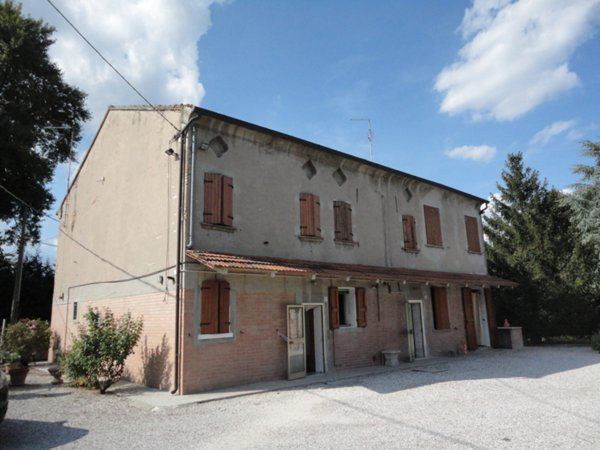casa indipendente in vendita a Ferrara in zona Monestirolo
