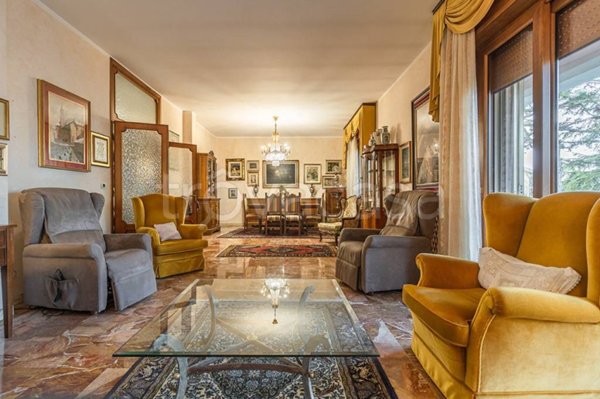 casa indipendente in vendita a Ferrara