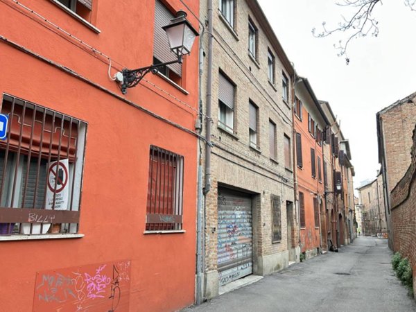 appartamento in vendita a Ferrara in zona Centro Storico
