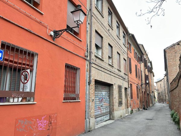 appartamento in vendita a Ferrara in zona Centro Storico