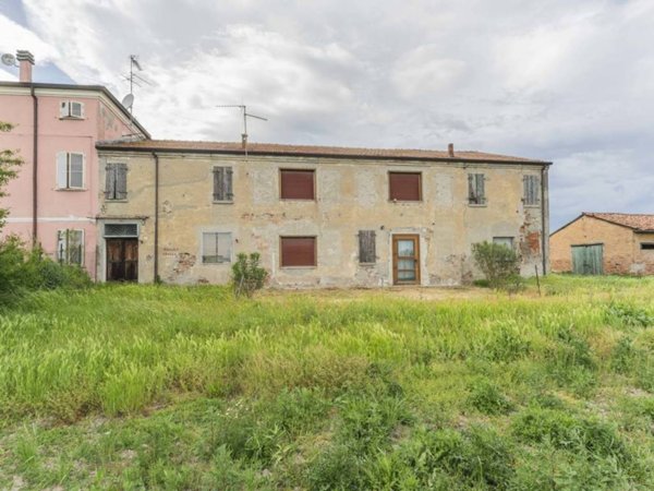 casa indipendente in vendita a Ferrara in zona Casaglia