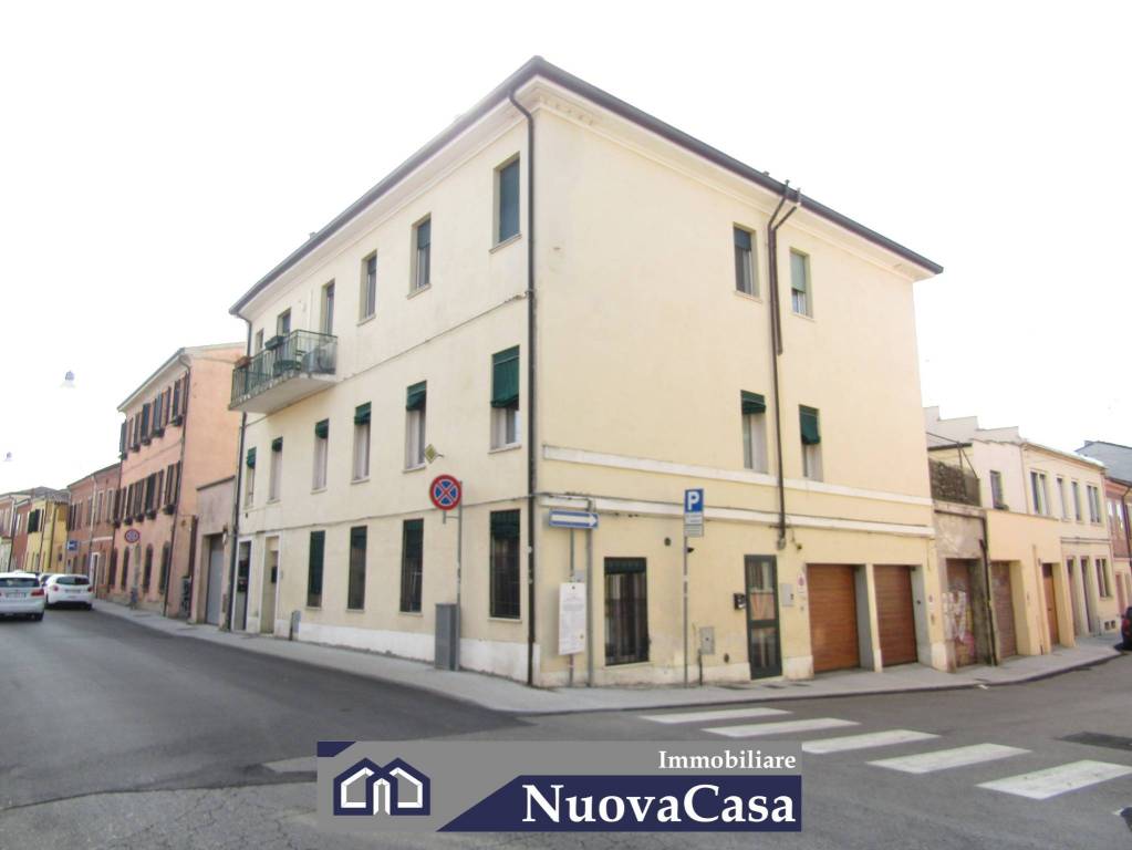 appartamento in vendita a Ferrara in zona Centro Storico