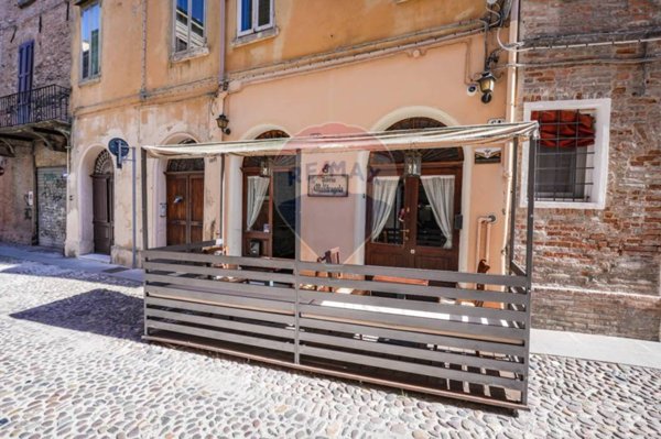 negozio in vendita a Ferrara in zona Centro Storico