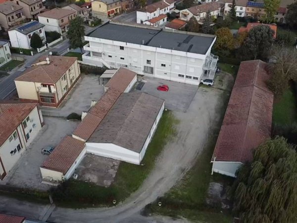 locale commerciale in vendita a Ferrara in zona Boara