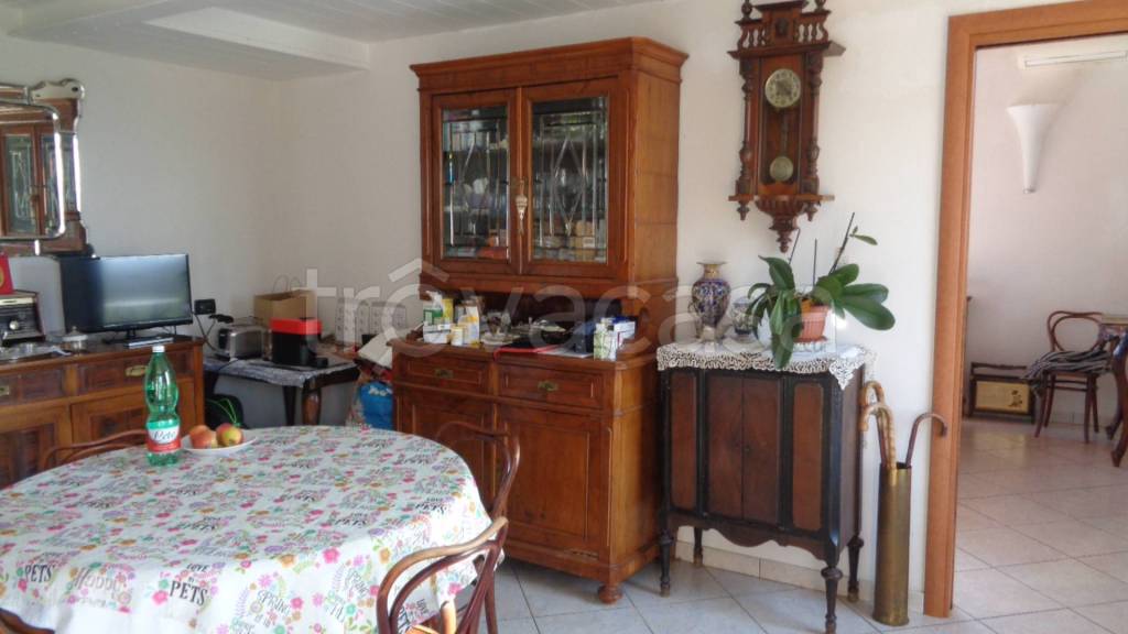 casa indipendente in vendita a Ferrara in zona Quartesana