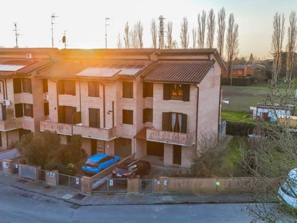 casa indipendente in vendita a Ferrara in zona Pontegradella