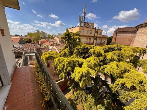 appartamento in vendita a Ferrara in zona Centro Storico
