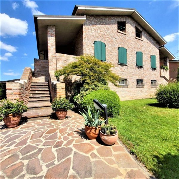 casa indipendente in vendita a Ferrara in zona San Martino