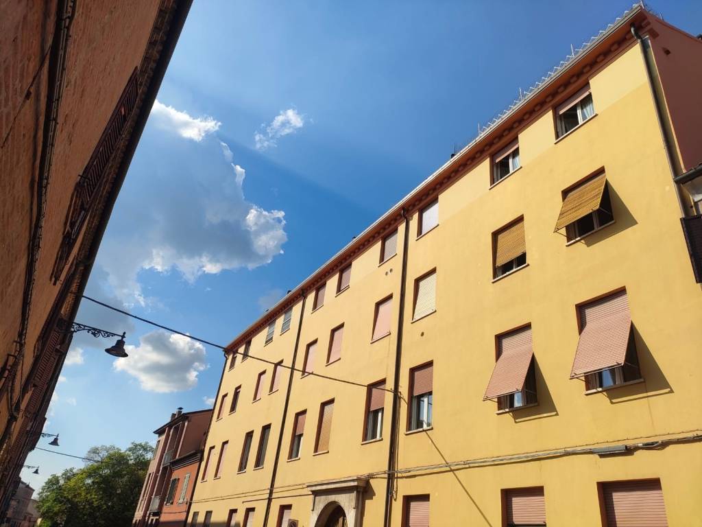 appartamento in vendita a Ferrara in zona Centro Storico