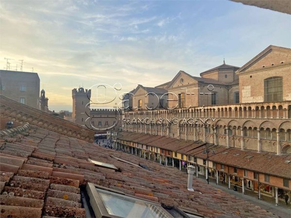 appartamento in vendita a Ferrara in zona Centro Storico