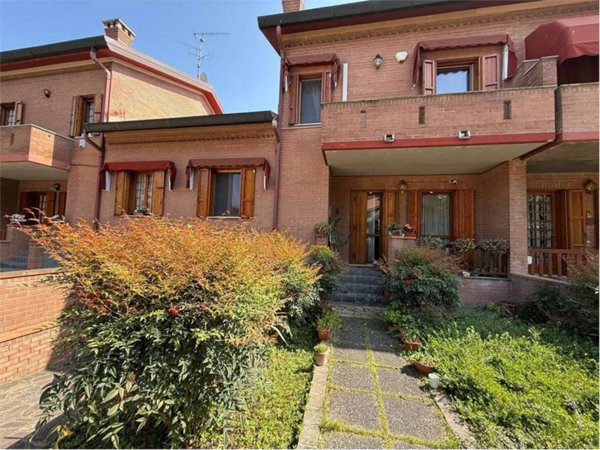 casa indipendente in vendita a Ferrara