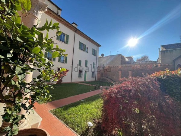 appartamento in vendita a Ferrara in zona Centro Storico