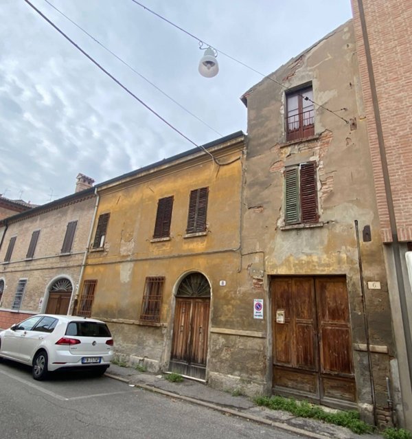 casa indipendente in vendita a Ferrara in zona Centro Storico