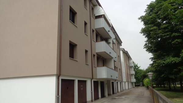 casa indipendente in vendita a Ferrara in zona Cona